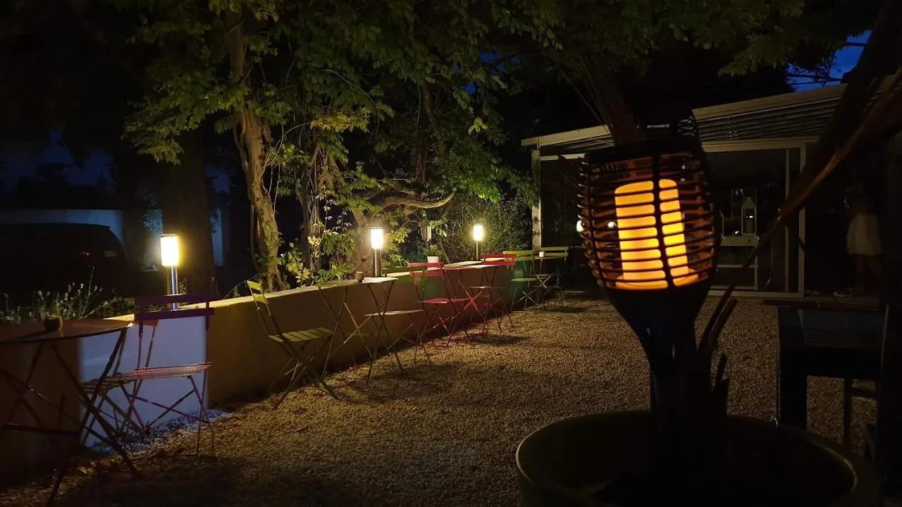 Bed and Breakfast La Bastide des Arts Saumane-de-Vaucluse 0*,