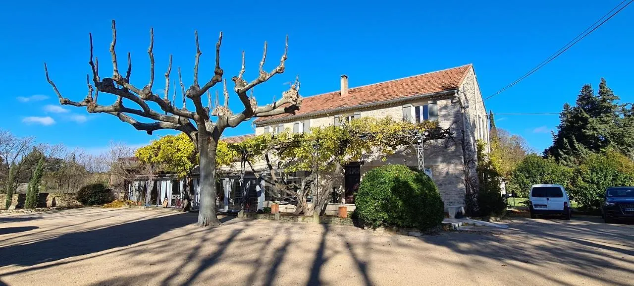 Couette-café Bed and Breakfast La Bastide des Arts à Saumane-de-Vaucluse