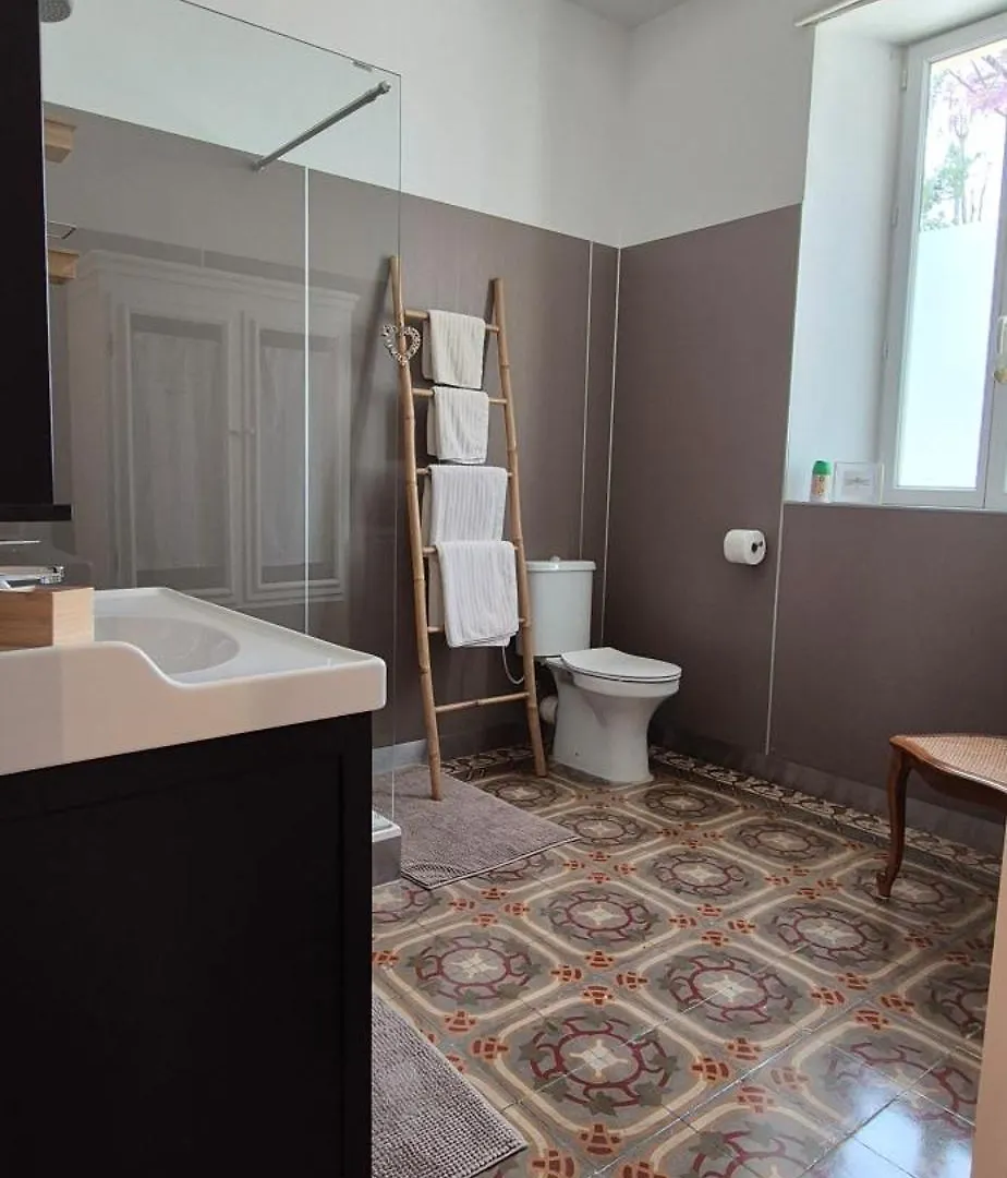 Bed and Breakfast La Bastide des Arts Saumane-de-Vaucluse 0*,  Francia