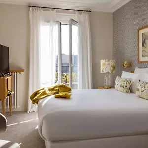 De Banville 4*, París Francia